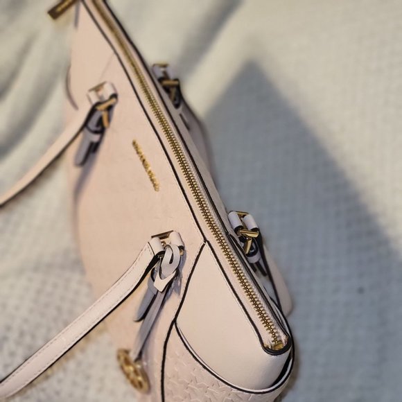 New MK Charlotte power Blush tote - Picture 3 of 12